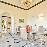 Riviera - 5 Min Walking From